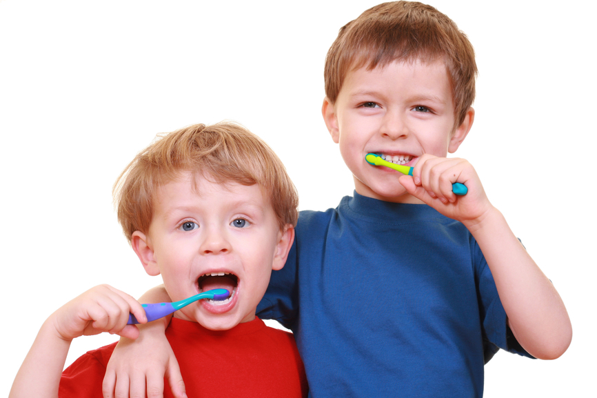 Anak-anak menyikat giginya