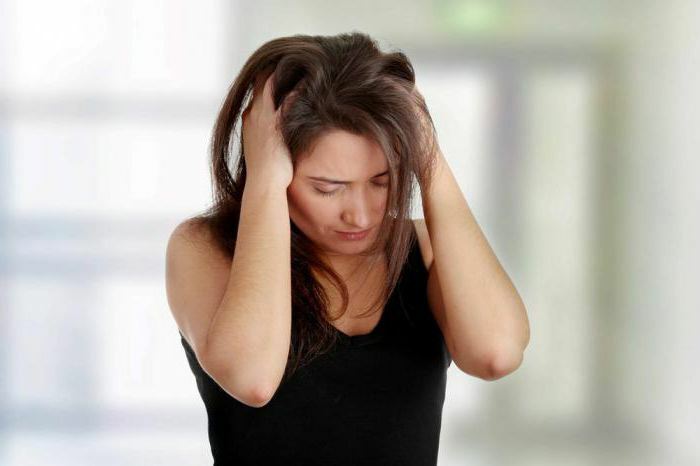 signs of migraine in women