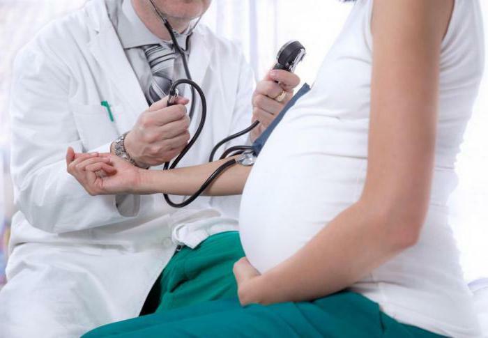 kritiske perioder med intrauterin føtal udvikling i måneder