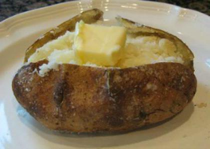 baked potatoes in a microwave