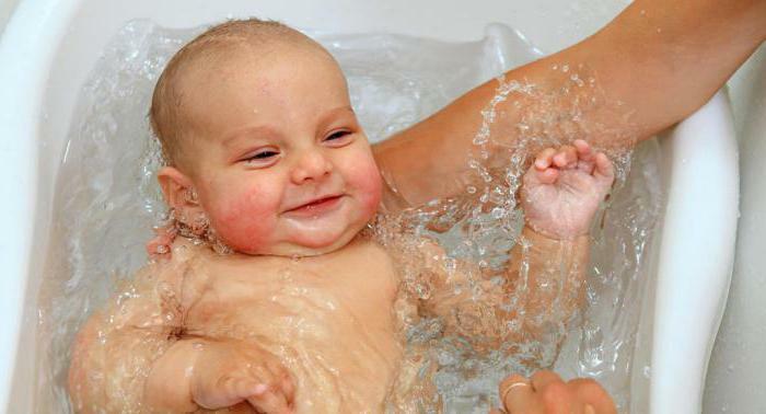 Is it worth it to bathe an infant with a cold