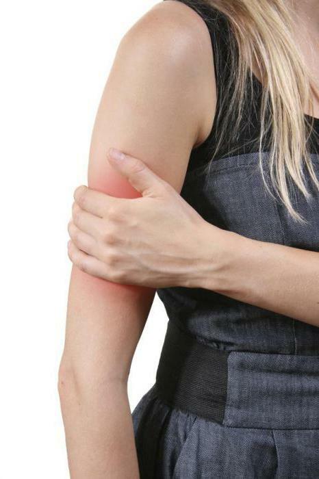 swollen elbow causes