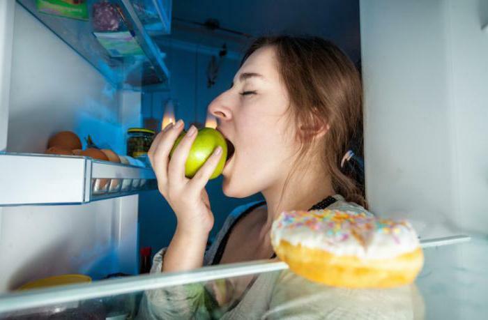 what will happen if you eat an apple at night