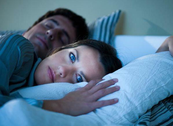 how to treat insomnia at home