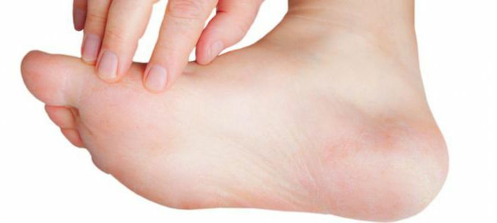 diabetic foot symptoms and treatment reasons